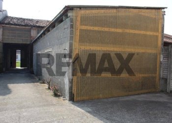 Casa all\'aperto - Casa semi indipendente Via Padre Kolbe
 
15, Commessaggio - foto 7