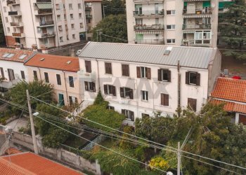 Edificio all\'aperto - Two-room apartment Via Dei Caldana
 
8, Trieste - photo 17