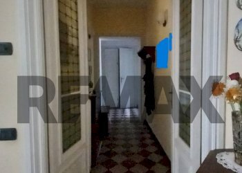 Hall / corridoio - Appartamento Piazza Vittorio Veneto
 
4/5, Altare - foto 5