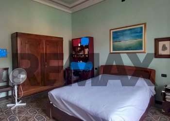 Camera / camera da letto - Appartamento Piazza Vittorio Veneto
 
4/5, Altare - foto 11