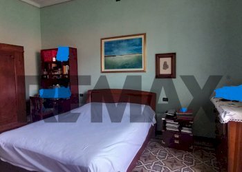 Camera / camera da letto - Appartamento Piazza Vittorio Veneto
 
4/5, Altare - foto 12