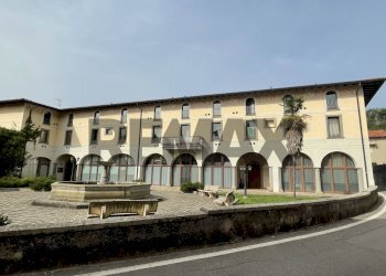 Edificio all\'aperto - Trilocale VIA VITTORIO EMENUELE
155/A, Capriolo - foto 3