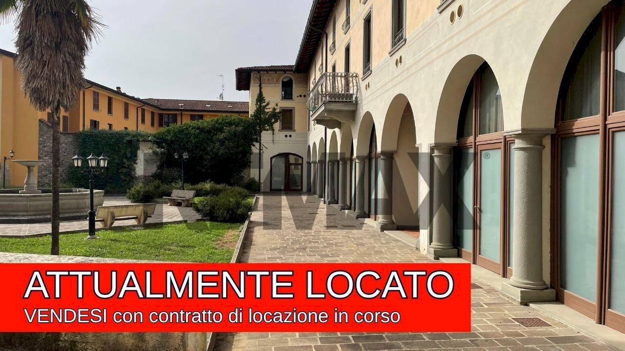 Edificio all\'aperto - Trilocale VIA VITTORIO EMENUELE
 
155/A, Capriolo - foto 1