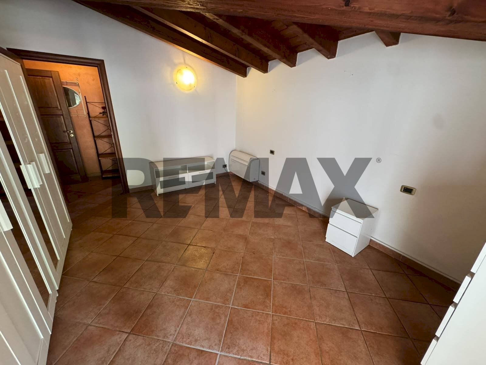 Stanza vuota - Two-room apartment VIA VITTORIO EMENUELE
155/A, Capriolo - photo 3