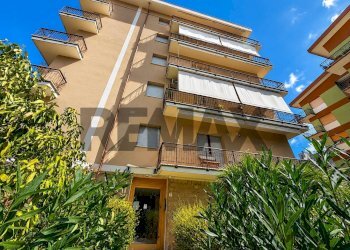 Edificio all\'aperto - Two-room apartment Via Parigi
12, Sassari - photo 2