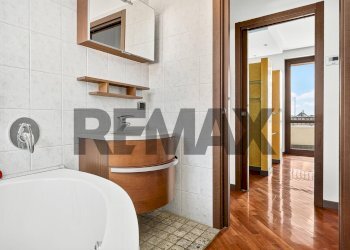 Bagno - Trilocale VIA ALIGI SASSU
 
164, Marnate - foto 16