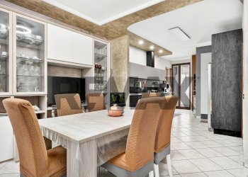 Sala da pranzo - Quadrilocale VIA PONCHIELLI
 
12, Busto Arsizio - foto 4