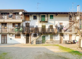 Edificio all\'aperto - Casa semi indipendente VIA CHIARI
 
6, Busto Arsizio - foto 2