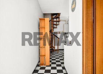 Hall / corridoio - Casa semi indipendente VIA CHIARI
 
6, Busto Arsizio - foto 9