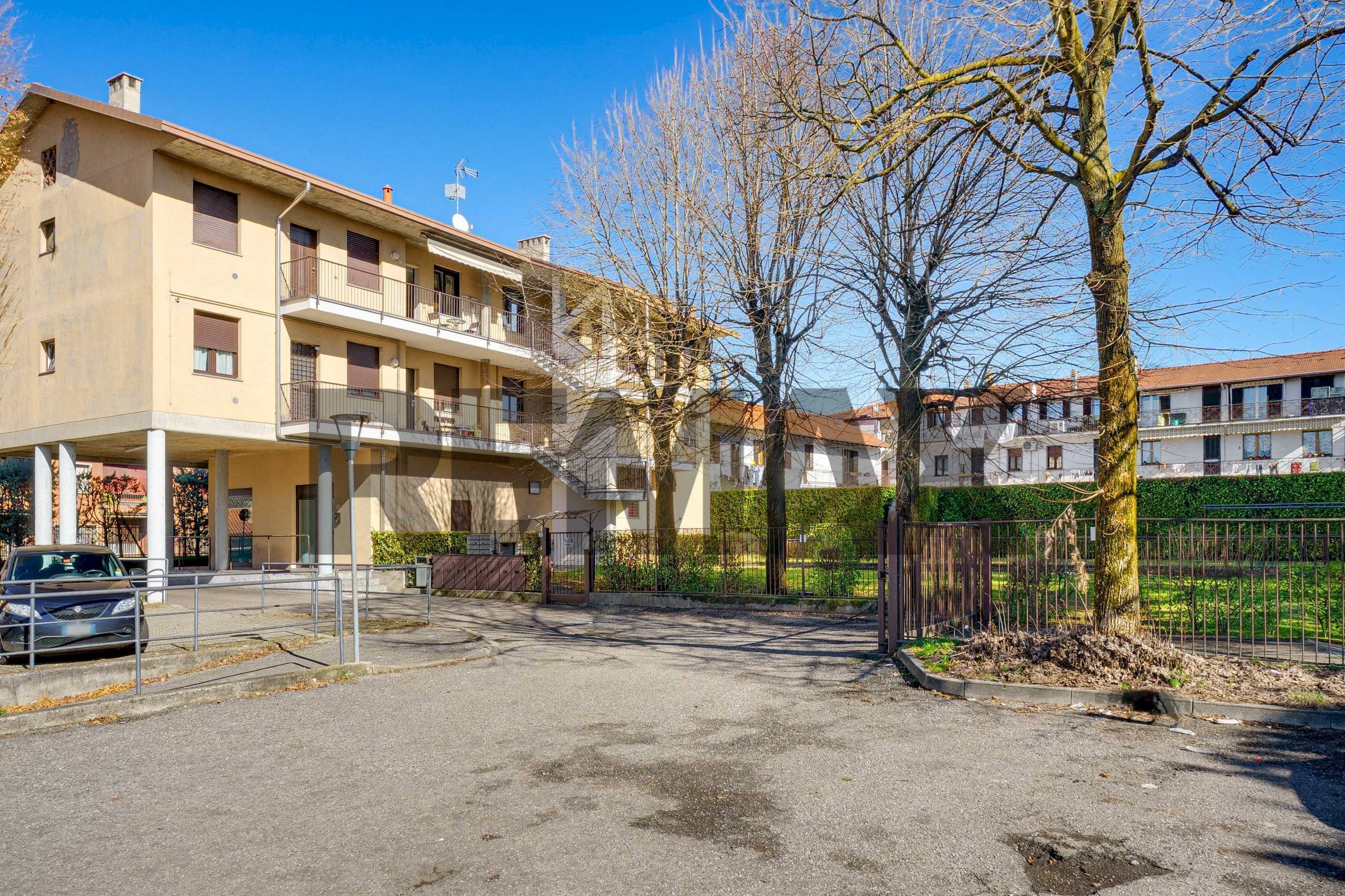 Edificio all\'aperto - Trilocale VICOLO APERTO
12, Gorla Minore - foto 2