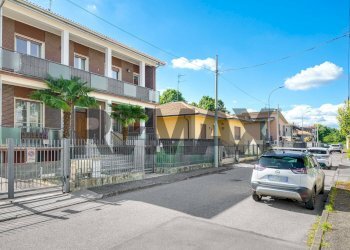 Edificio all\'aperto - Casa semi indipendente MONTE ROSA
 
15, Rescaldina - foto 2