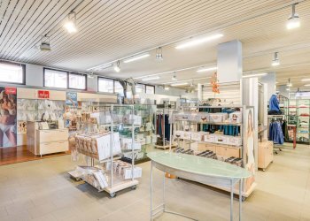 Dispensa di stoccaggio - Commercial Premises Via Roncari
39, Besozzo - photo 9