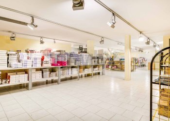 Dispensa di stoccaggio - Commercial Premises Via Roncari
39, Besozzo - photo 12