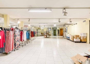 Cabina armadio - Commercial Premises Via Roncari
39, Besozzo - photo 17