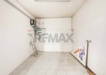 Stanza vuota - Commercial Premises Via Roncari
39, Besozzo - photo 21