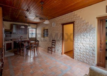 Sala da pranzo - Villa Via Cristoforo Colombo
 
35, Capaci - foto 5
