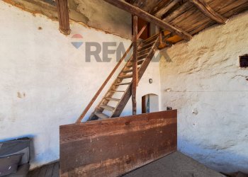 Scale - Four-room apartment Via Castelfidardo
 
13, Cairate - photo 14