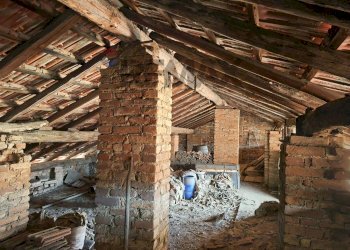 Stanza vuota - Four-room apartment Via Castelfidardo
 
13, Cairate - photo 15