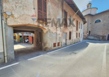 Edificio all\'aperto - Four-room apartment Via Castelfidardo
 
13, Cairate - photo 18