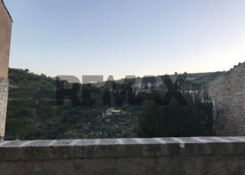 Edificio all\'aperto - Three-room apartment VIA ALFREDO ORIANI
15, Ragusa - photo 6