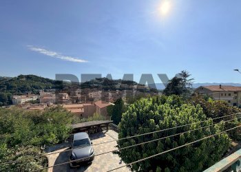 Vista da balcone - Casa indipendente Via Triglio
 
26, Cosenza - foto 12