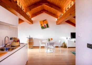 Cucina - Appartamento via Roddino, 20, Monforte d'Alba - foto 2
