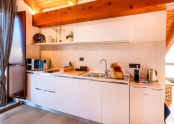 Cucina - Appartamento via Roddino, 20, Monforte d'Alba - foto 3