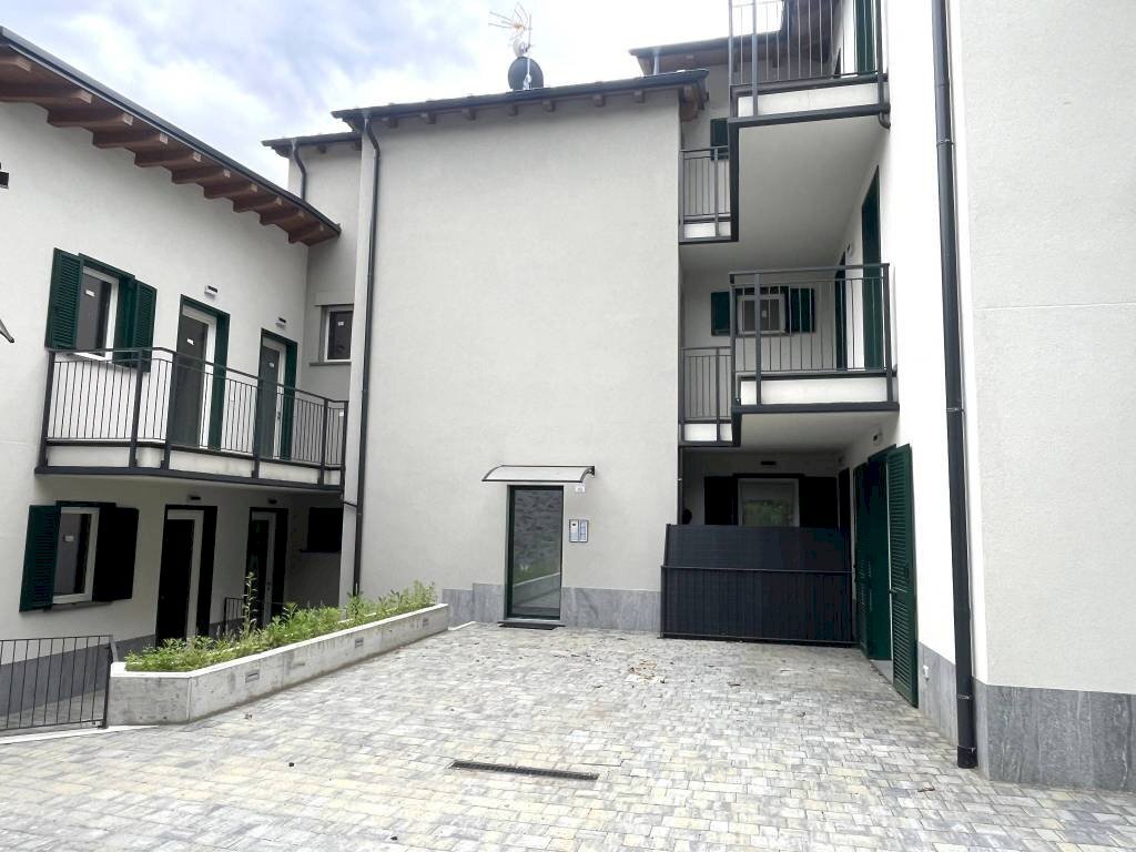Facciata - Three-room apartment contrada Maioni, Sondrio - photo 2