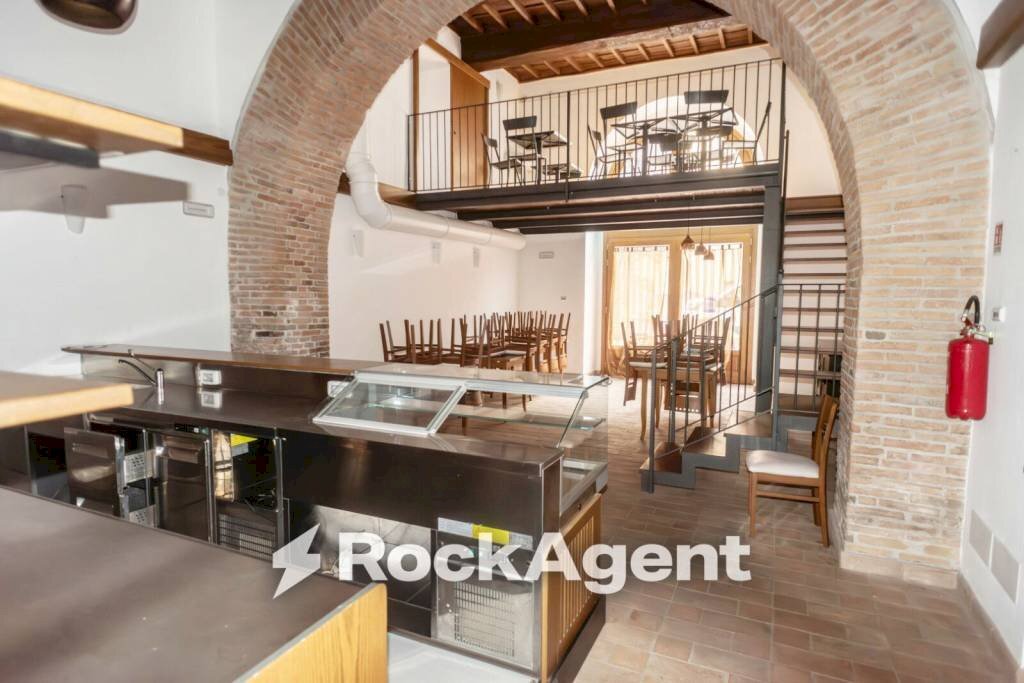 Interno non residenziale - Negozio via Andrea Doria, 18, Viterbo - foto 2