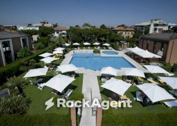 Piscina - Villa via Marcantonio Bragadin, 38, Venezia - photo 4