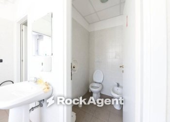 Bagno - Office via Francesco Rolla, 13, Genova (neighborhood Sampierdarena) - photo 29