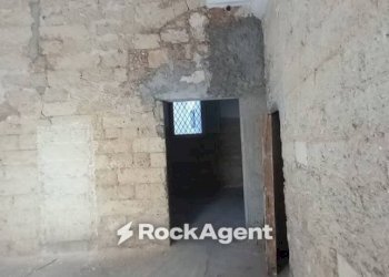 Cortile interno - Negozio via Cesare Battisti, 12, Carmiano - foto 7
