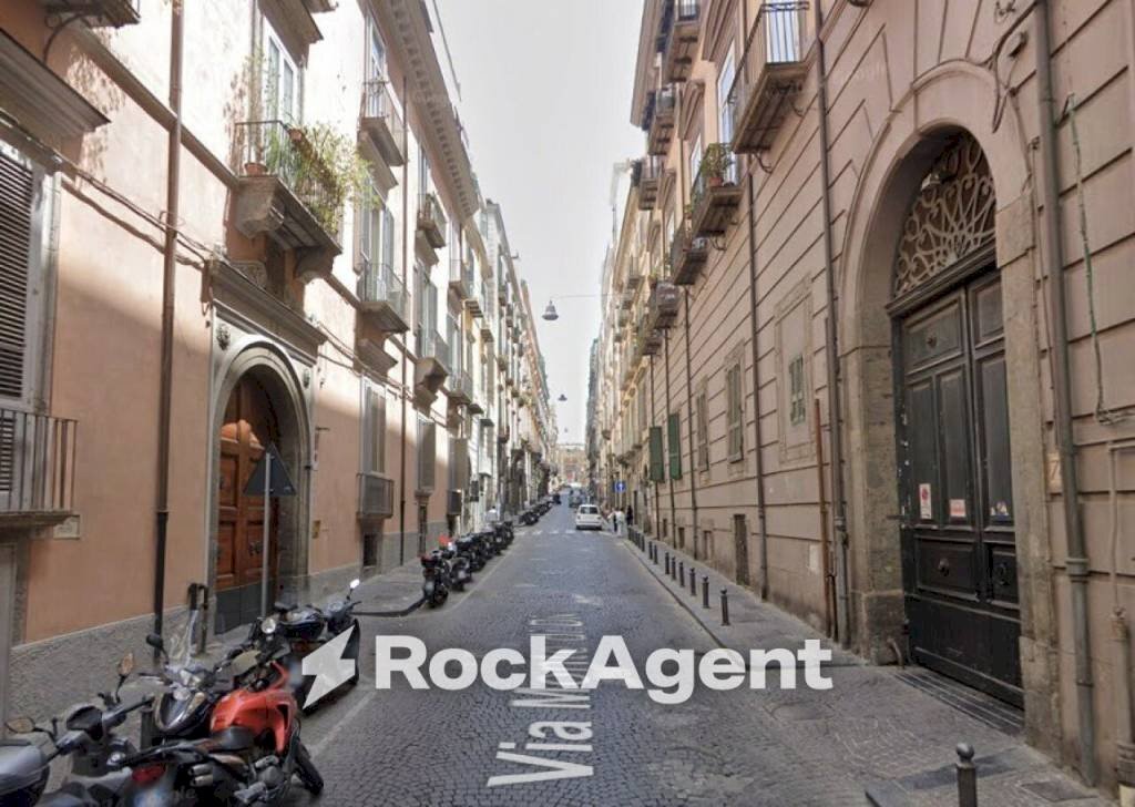 Zona - Magazzino via Monte di Dio, Napoli (zona San Ferdinando) - foto 1