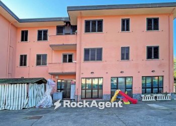Facciata - Ufficio via Filippo Turati Arena Metato, San Giuliano Terme - foto 35