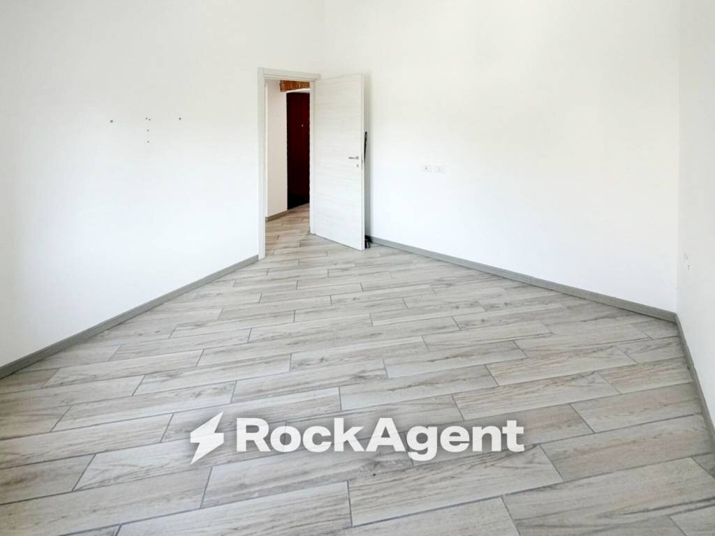 Camera da letto - Four-room apartment piazza Cosma Clavarino, 3, Genova (neighborhood Sestri Ponente) - photo 2