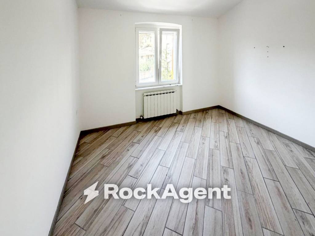 Camera da letto - Four-room apartment piazza Cosma Clavarino, 3, Genova (neighborhood Sestri Ponente) - photo 3