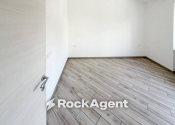 Camera da letto - Quadrilocale piazza Cosma Clavarino, 3, Genova (zona Sestri Ponente) - foto 5