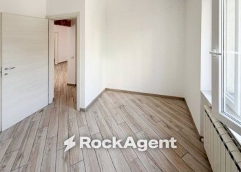 Camera da letto - Quadrilocale piazza Cosma Clavarino, 3, Genova (zona Sestri Ponente) - foto 9