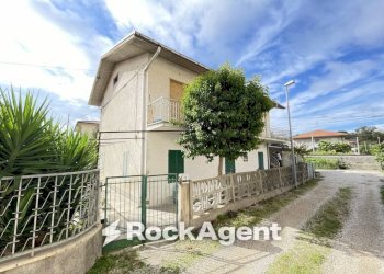 Facciata - Casa indipendente via Alcide de Gasperi, 10, Tortoreto - foto 4