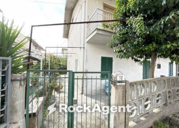 Cortile interno - Casa indipendente via Alcide de Gasperi, 10, Tortoreto - foto 26