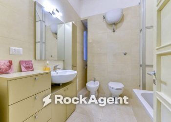 Bagno - Four-room apartment via Torquato Tasso, Napoli (neighborhood Vomero) - photo 19