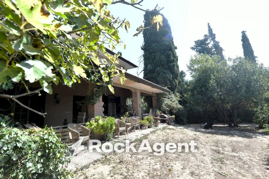Giardino - Villa strada del Pantanello, 644, Latina - photo 3