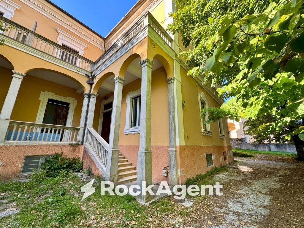 Facciata - Apartment via Amiternina, 16, L'Aquila - photo 1