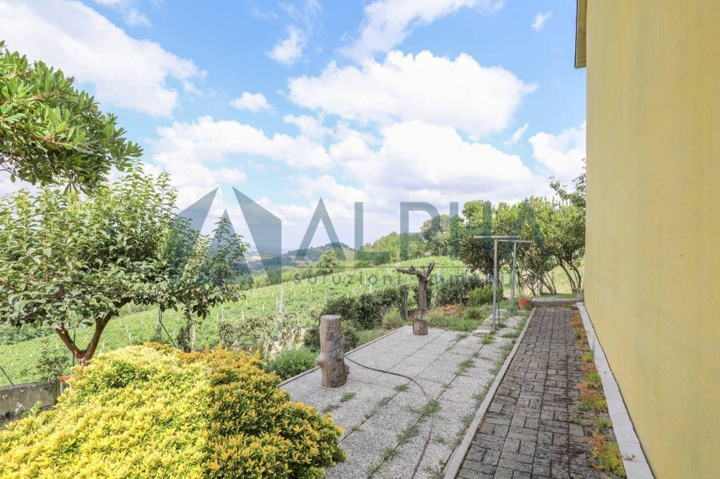 Giardino - Casa indipendente via Tessello, Cesena - foto 2