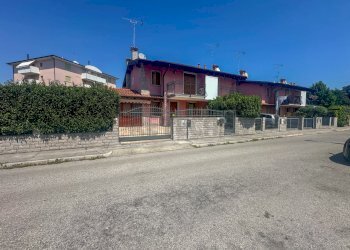 ESTERNI - Villa a Schiera Viale Aldo Moro 11, Cervignano del Friuli - foto 1
