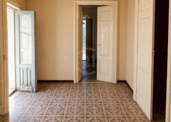 Disimpegno 2 - Appartamento Piazza Indipendenza 52, Paternò - foto 3