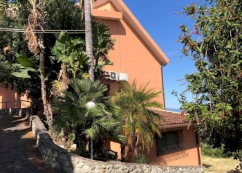 facciata.jpeg - Villa Via Provinciale per Armo-Gallina 57, Reggio di Calabria - foto 2