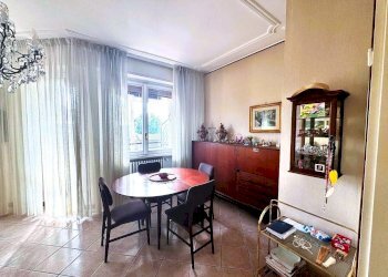 Soggiorno - Four-room apartment Via Giuseppe Carozzi 4, Milano (neighborhood Inganni) - photo 9