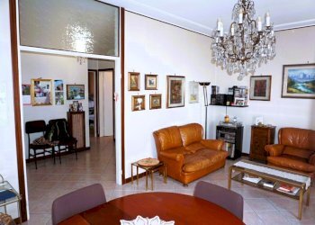 Soggiorno - Four-room apartment Via Giuseppe Carozzi 4, Milano (neighborhood Inganni) - photo 10