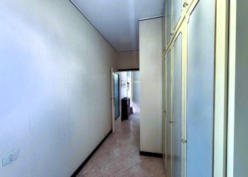 Corridoio - Four-room apartment Via Giuseppe Carozzi 4, Milano (neighborhood Inganni) - photo 30